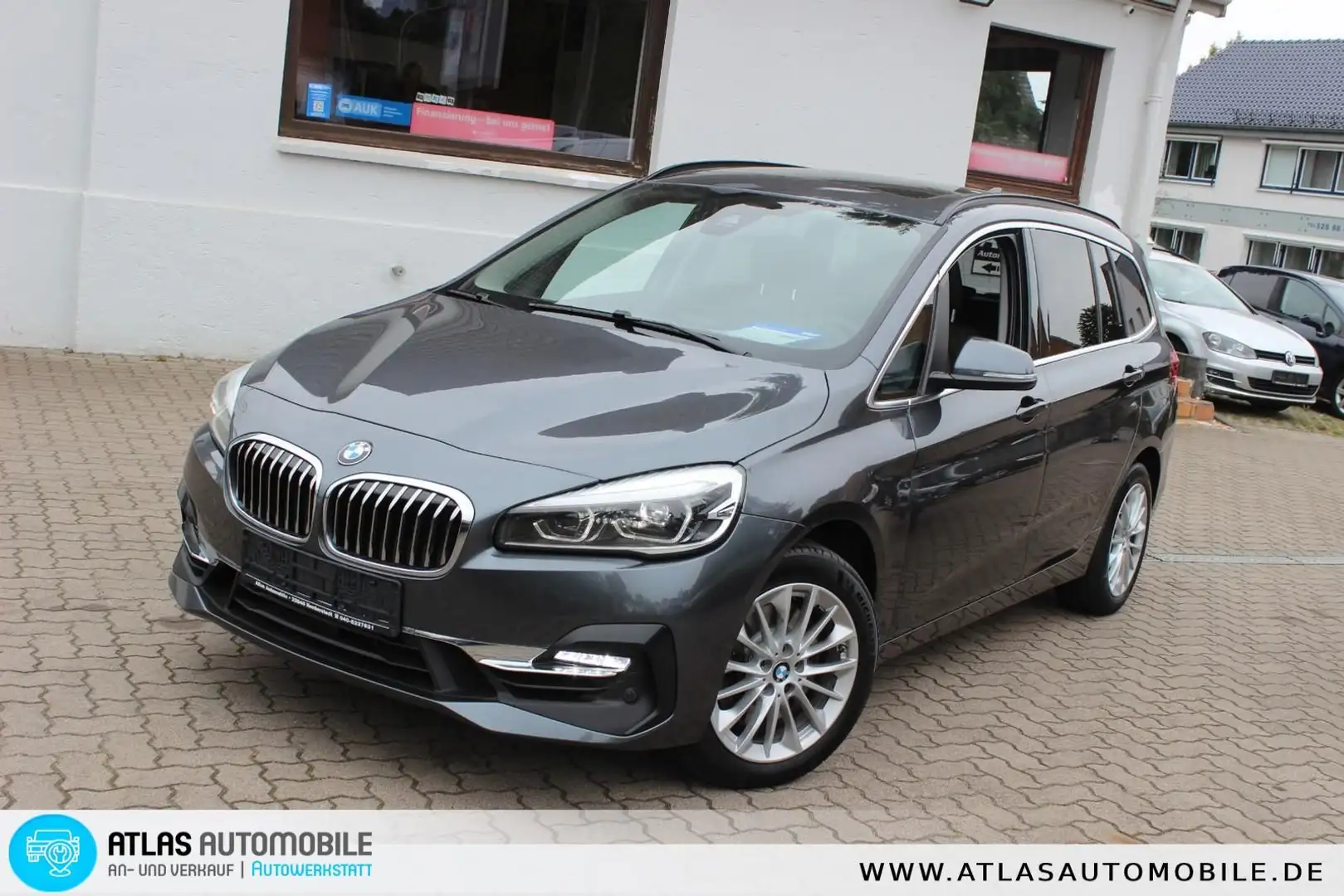 BMW 220 i Luxury Line 7 Sitzer=LED=NAVI=LEDER=PANORA Grau - 1
