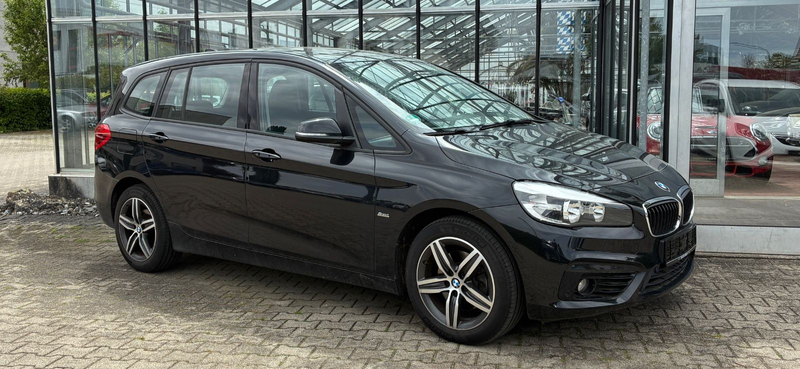 BMW 218 Sport Line AHK Panorama — photo 4