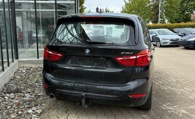 BMW 218 Sport Line AHK Panorama — photo 9