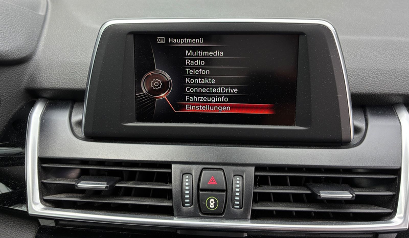 BMW 218 Sport Line AHK Panorama — photo 17