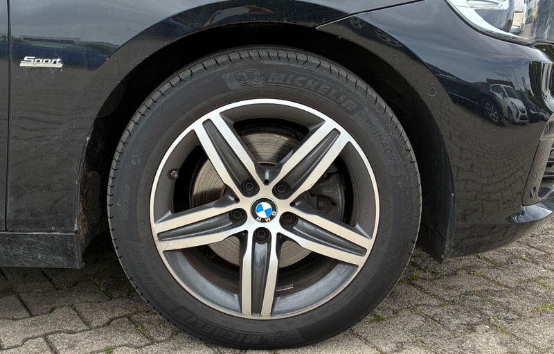 BMW 218 Sport Line AHK Panorama — photo 11