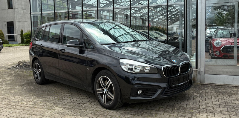 BMW 218 Sport Line AHK Panorama — photo 3