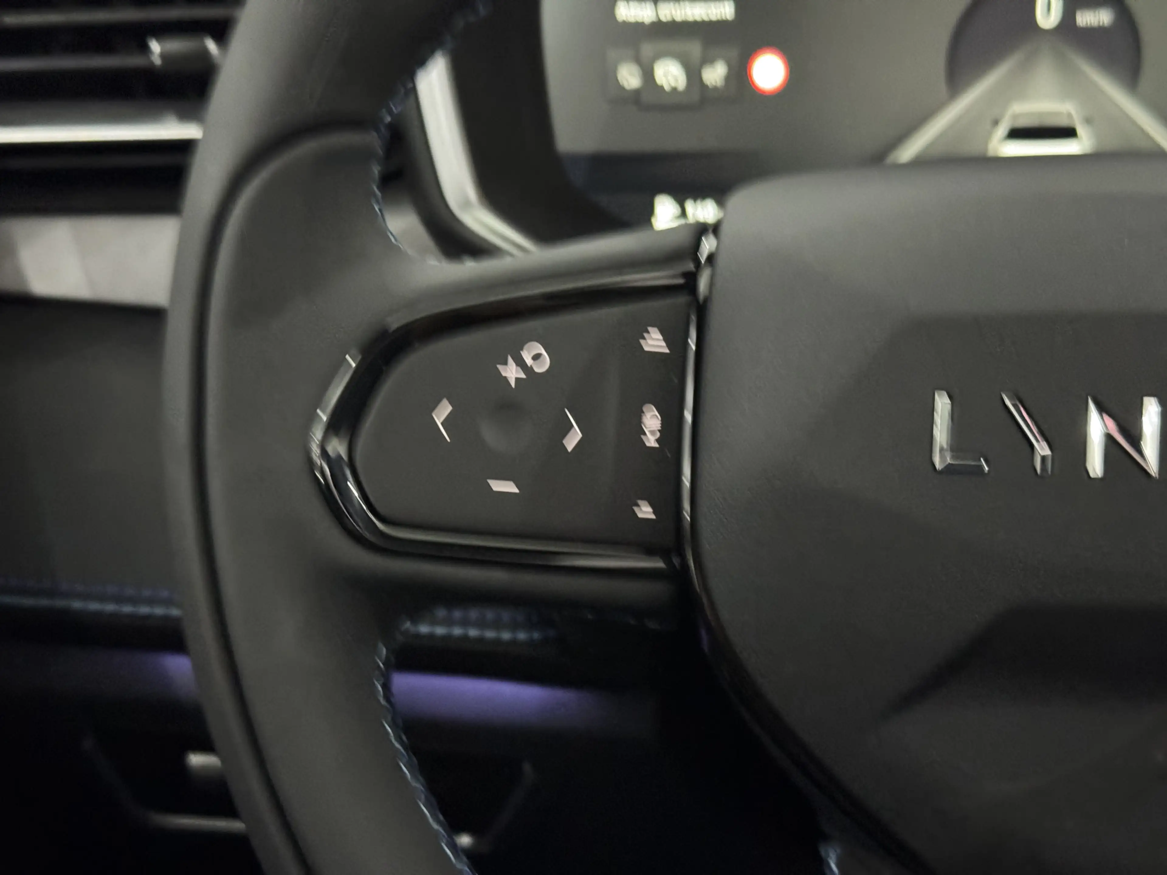 Lynk & Co 01 1.5 Pano, 360 Camera, Navi, Keyless start, Stoelve — photo 29