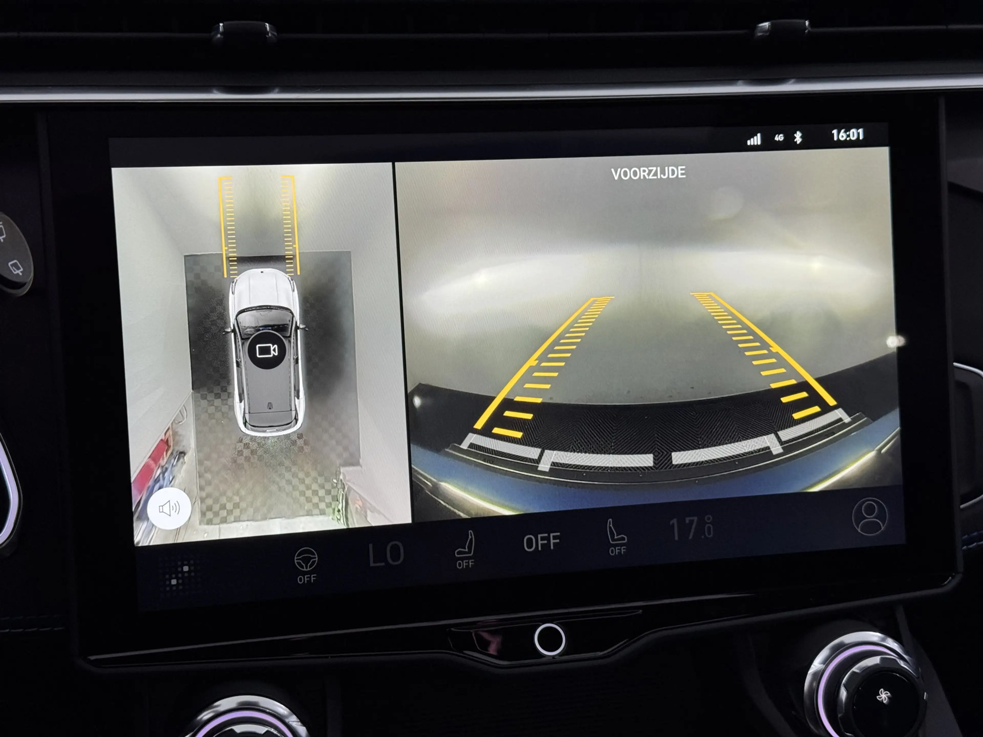 Lynk & Co 01 1.5 Pano, 360 Camera, Navi, Keyless start, Stoelve — photo 21