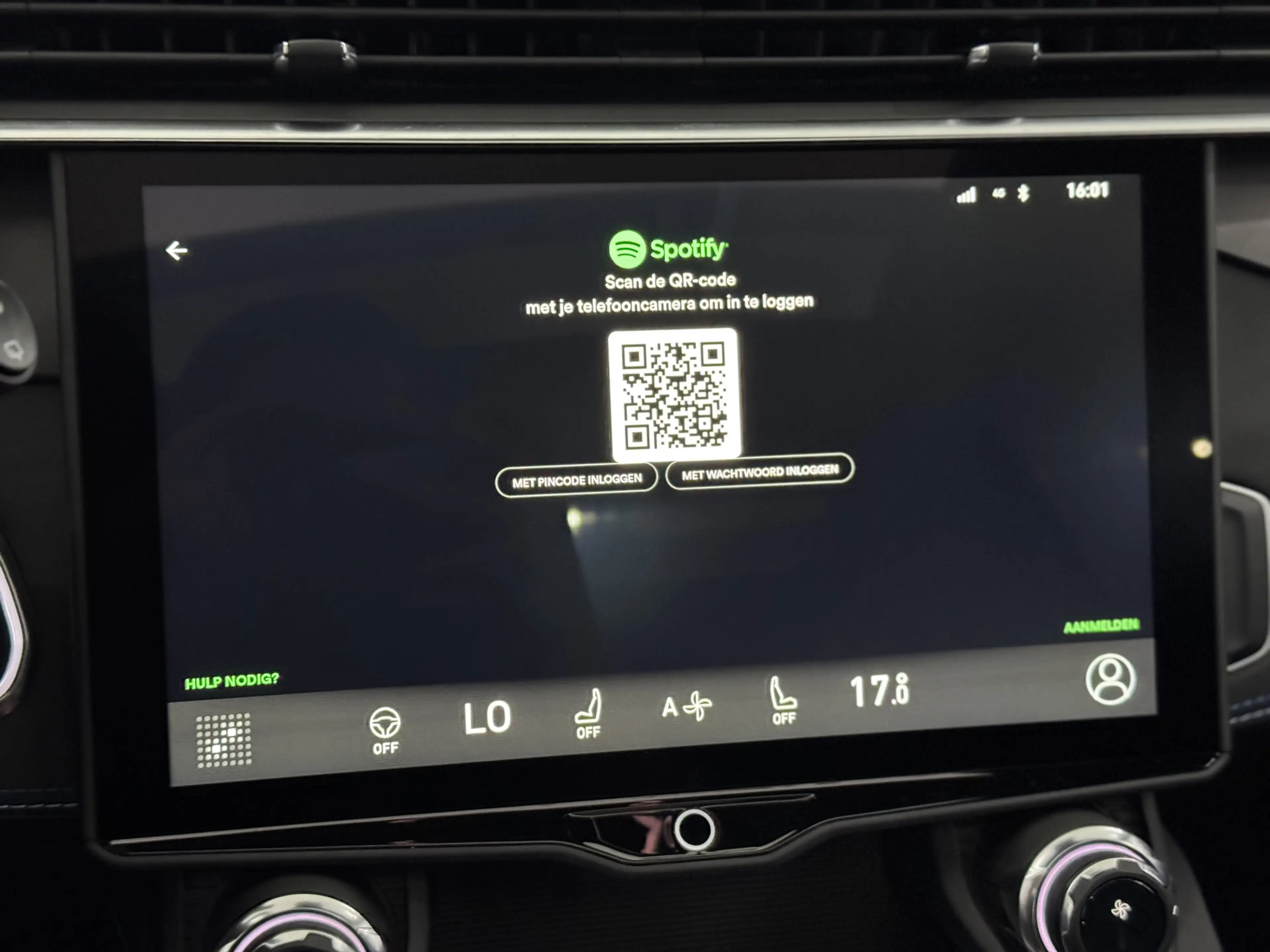 Lynk & Co 01 1.5 Pano, 360 Camera, Navi, Keyless start, Stoelve — photo 24