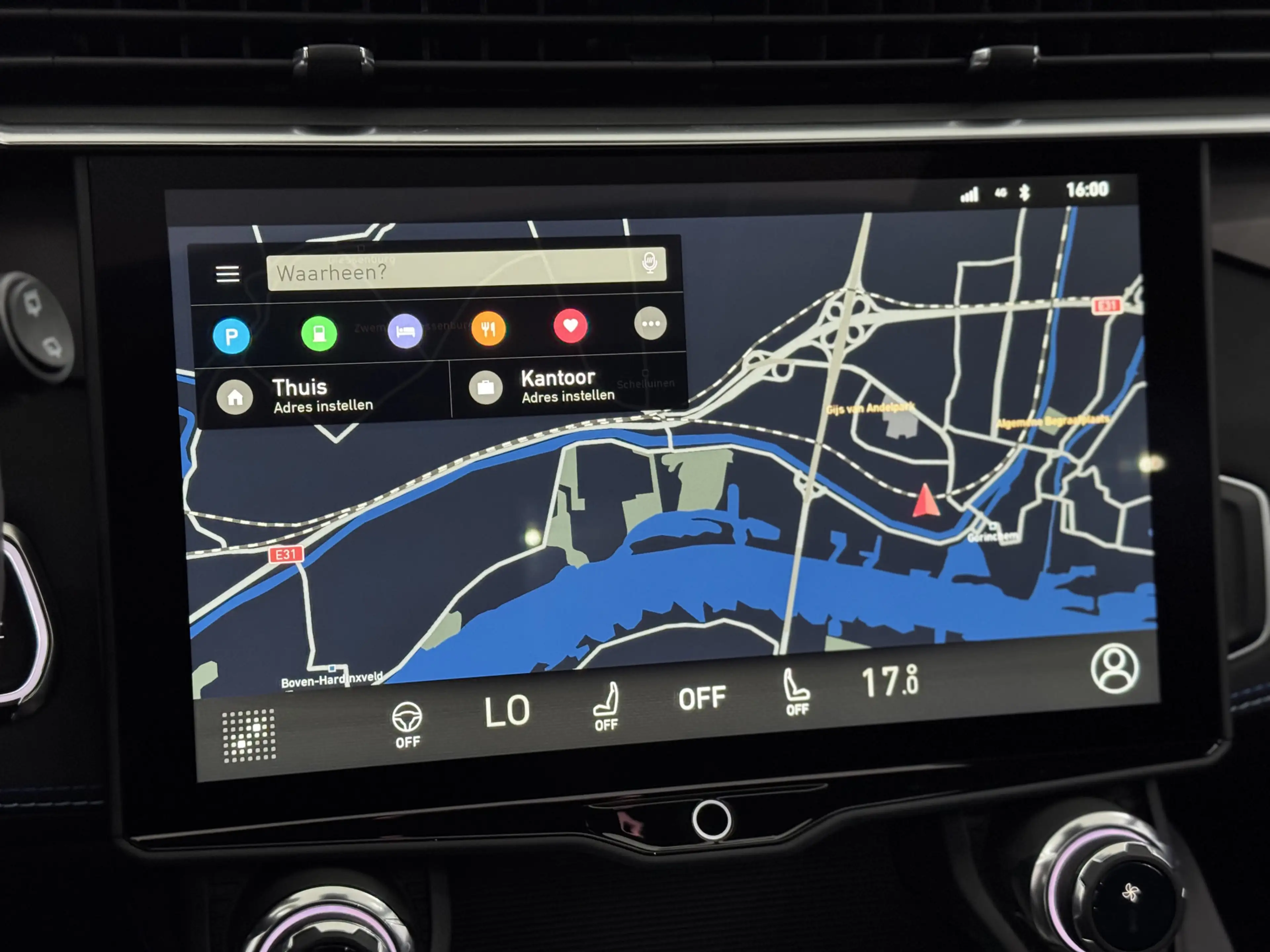 Lynk & Co 01 1.5 Pano, 360 Camera, Navi, Keyless start, Stoelve — photo 18
