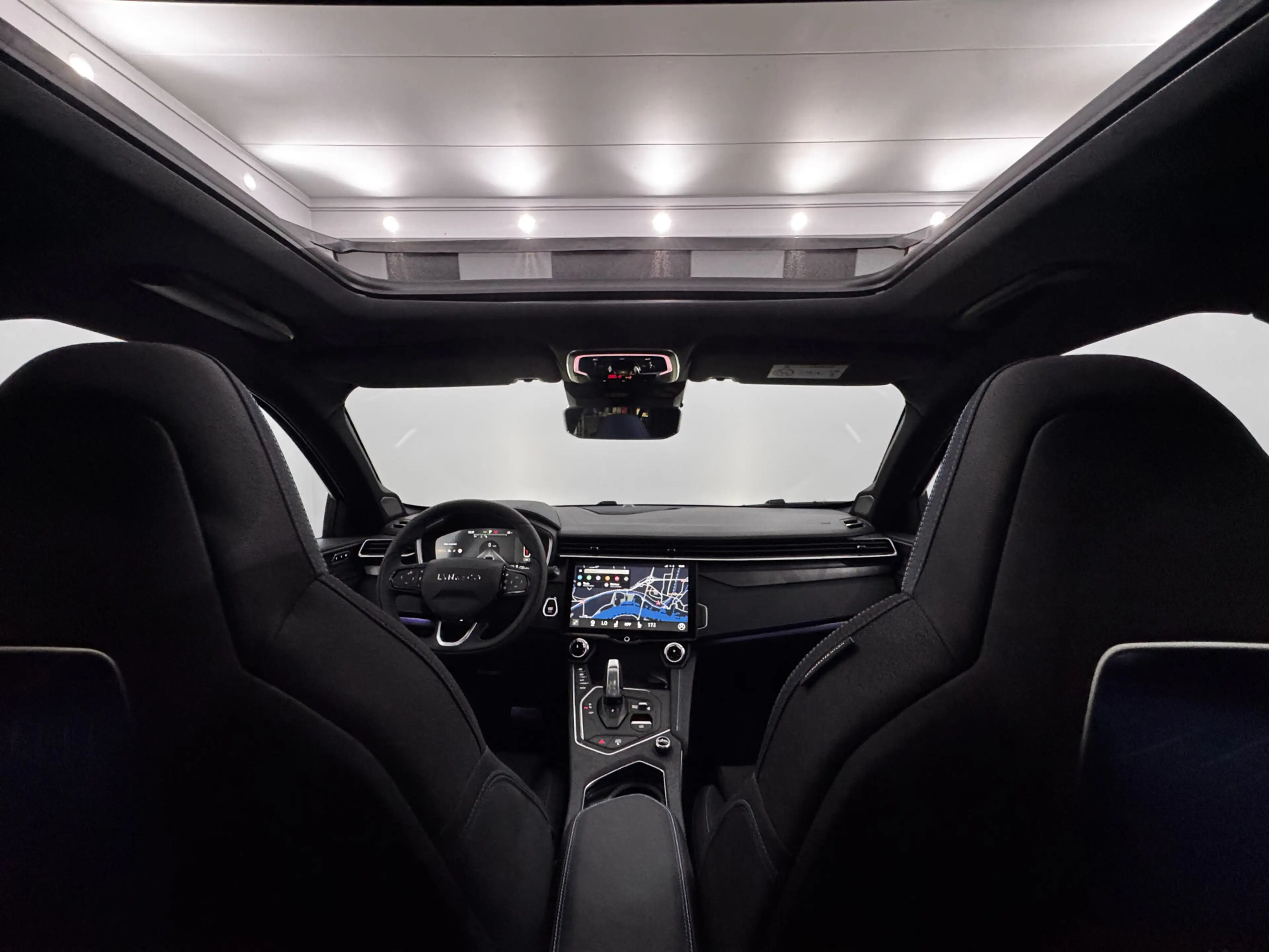 Lynk & Co 01 1.5 Pano, 360 Camera, Navi, Keyless start, Stoelve — photo 10
