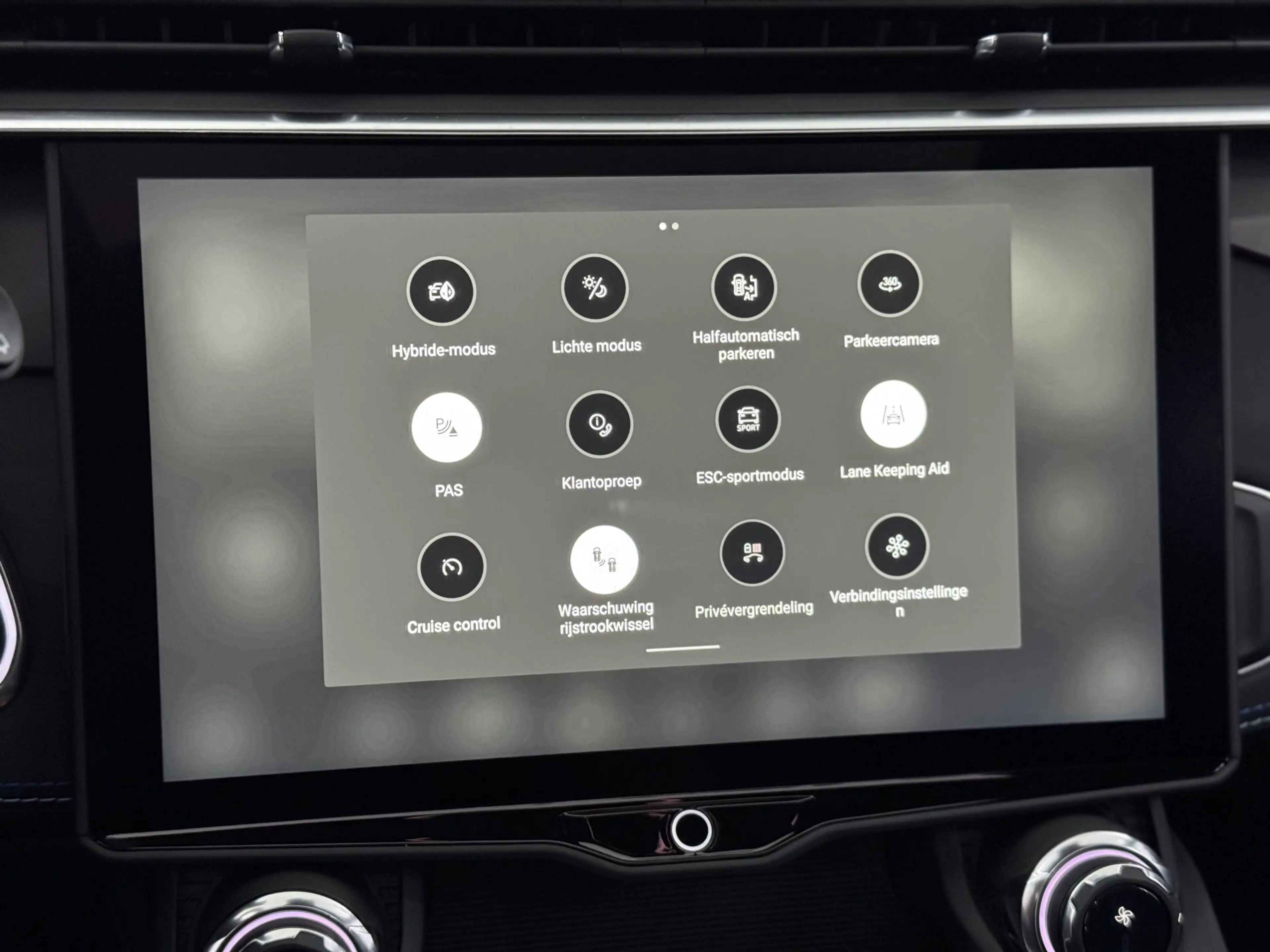 Lynk & Co 01 1.5 Pano, 360 Camera, Navi, Keyless start, Stoelve — photo 26