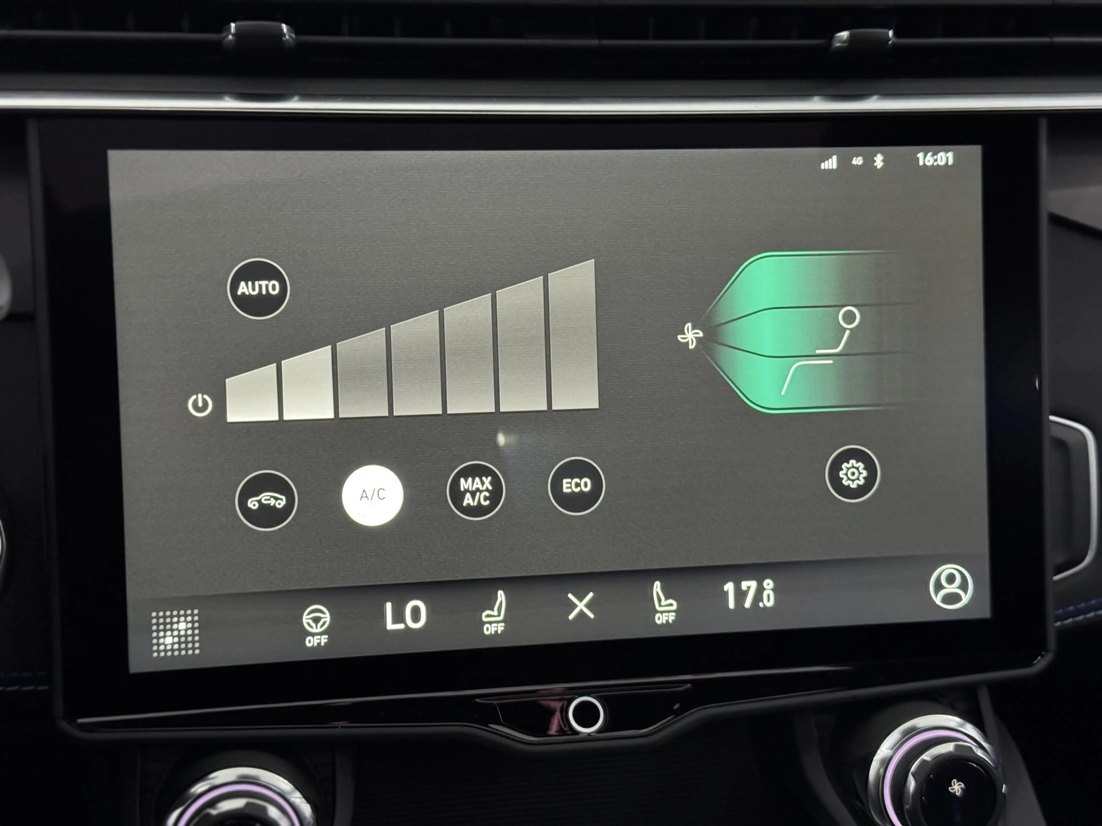 Lynk & Co 01 1.5 Pano, 360 Camera, Navi, Keyless start, Stoelve — photo 25