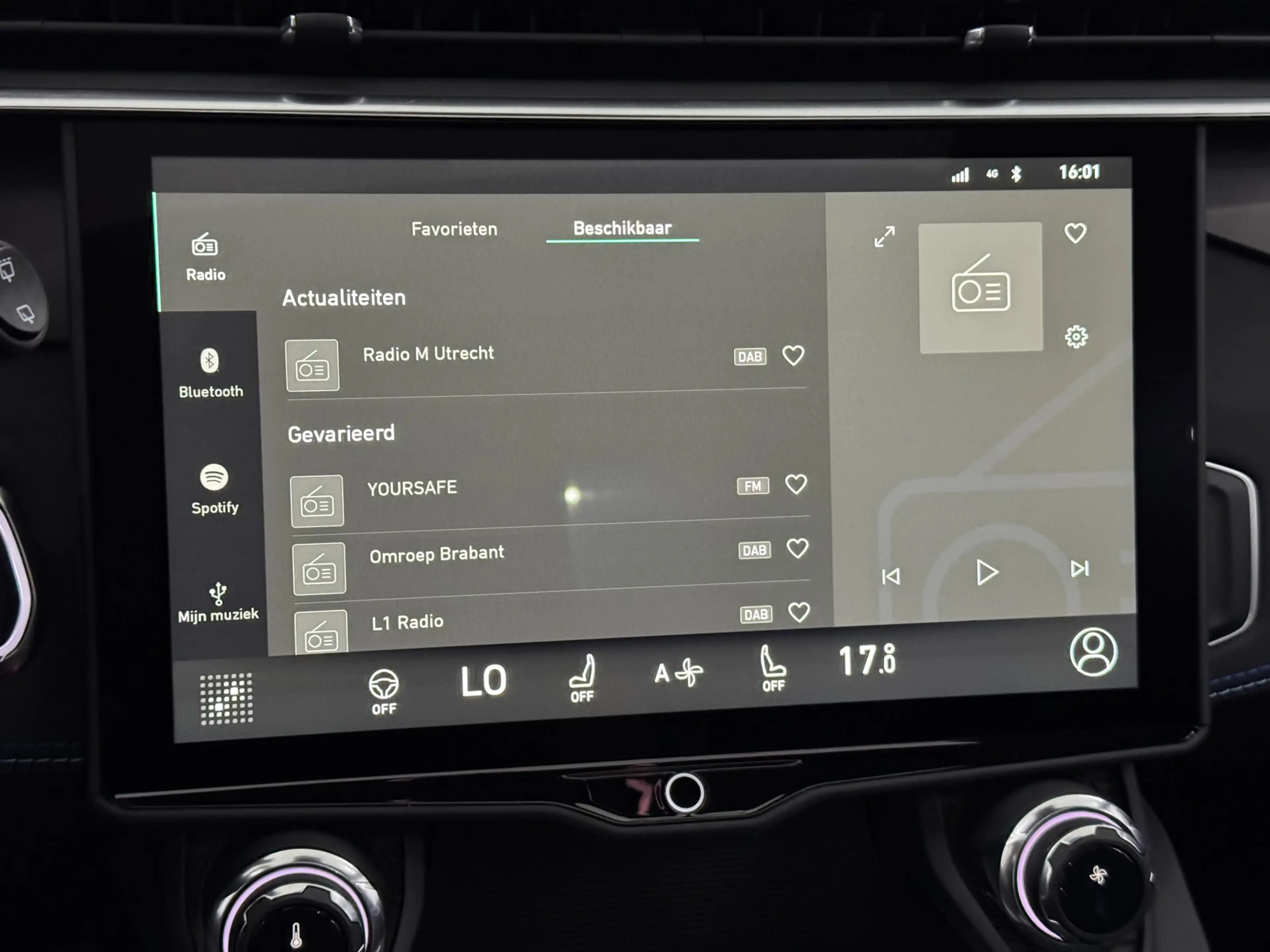 Lynk & Co 01 1.5 Pano, 360 Camera, Navi, Keyless start, Stoelve — photo 22