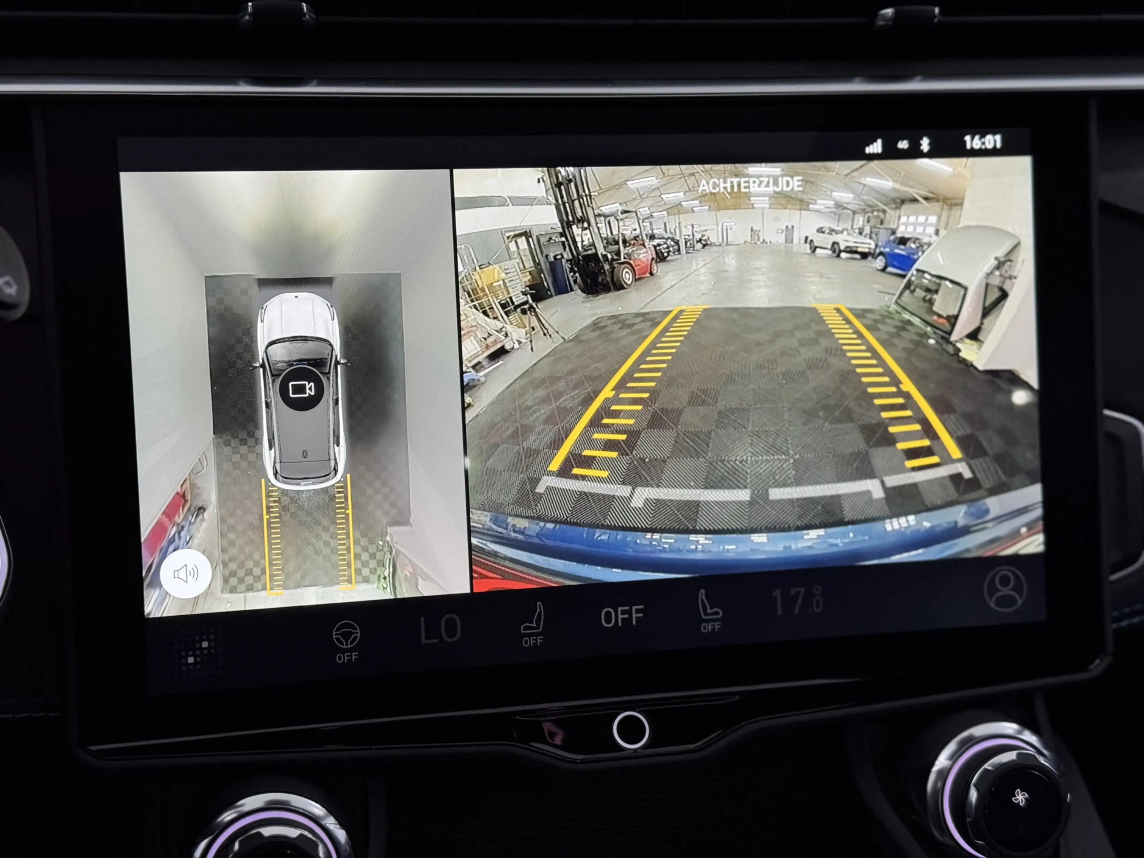 Lynk & Co 01 1.5 Pano, 360 Camera, Navi, Keyless start, Stoelve — photo 20