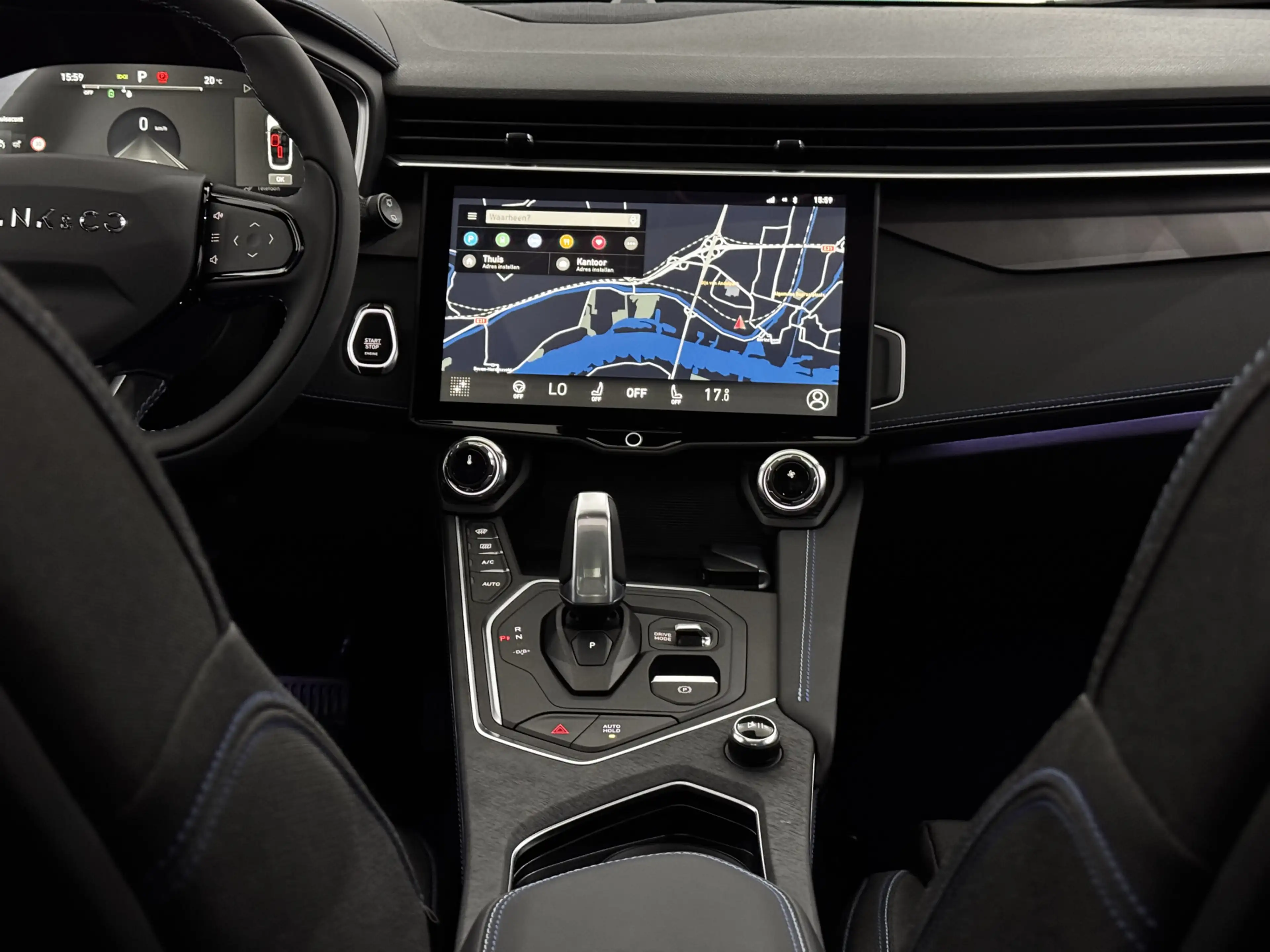 Lynk & Co 01 1.5 Pano, 360 Camera, Navi, Keyless start, Stoelve — photo 13