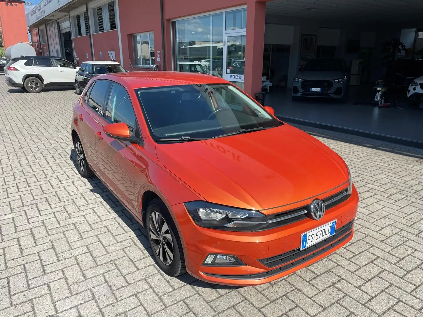 Volkswagen Polo Polo VI 2017 5p 1.0 tgi Highline 90cv Arancione - 1
