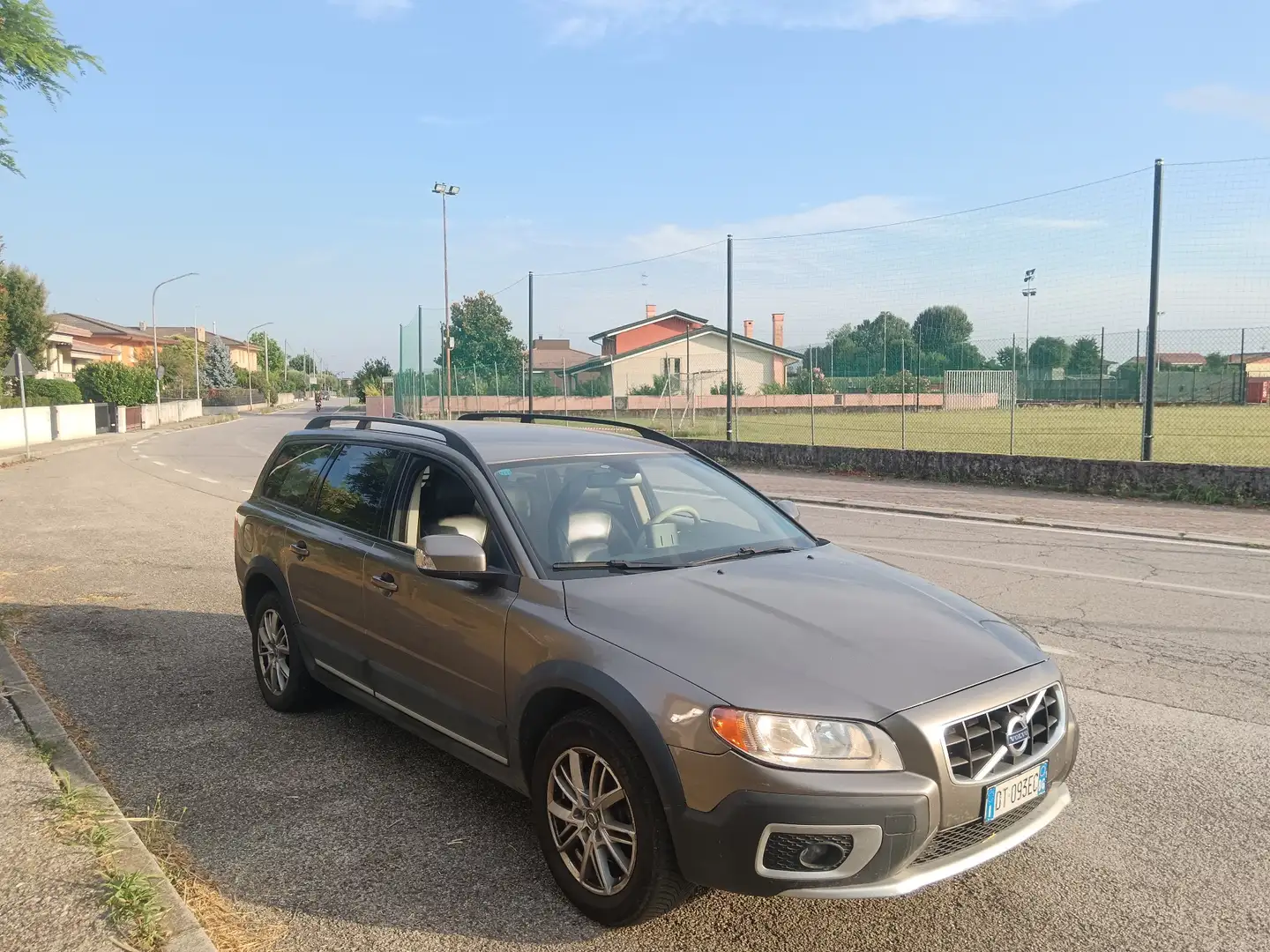 Volvo XC70 2.4d Momentum 175cv geartronic - 1