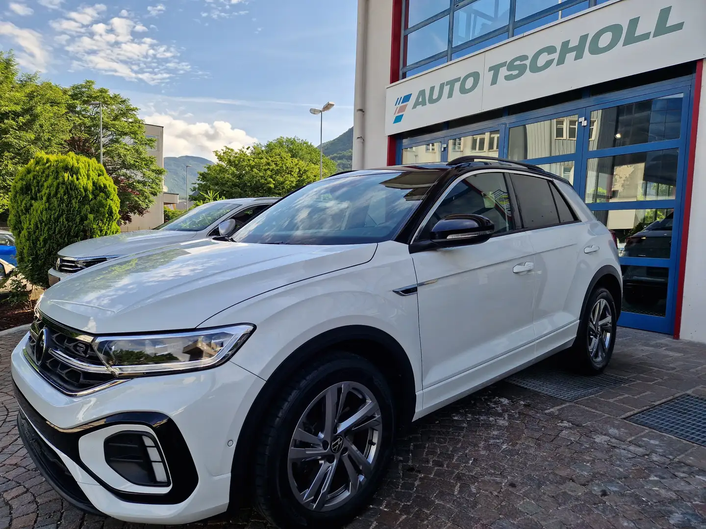 Volkswagen T-Roc 2.0TSI 190Cv 4MOTION DSG R-Line Matrix DigCock ACC Bianco - 1