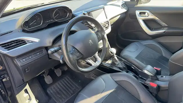 Peugeot 2008 view 8