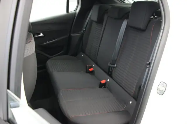 Peugeot 208 view 10