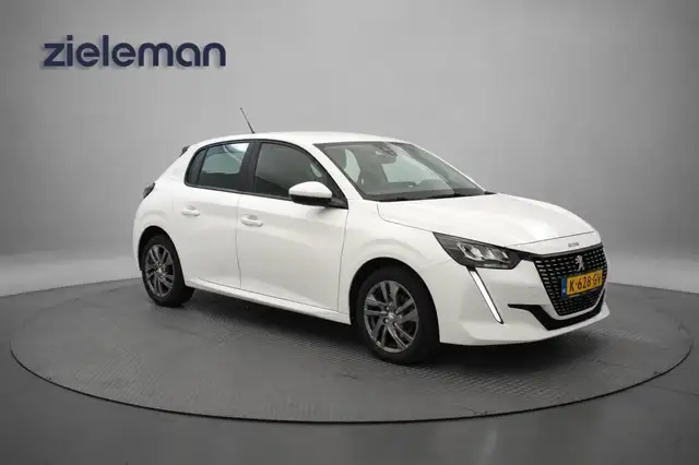 2021 Peugeot 208 in White for sale