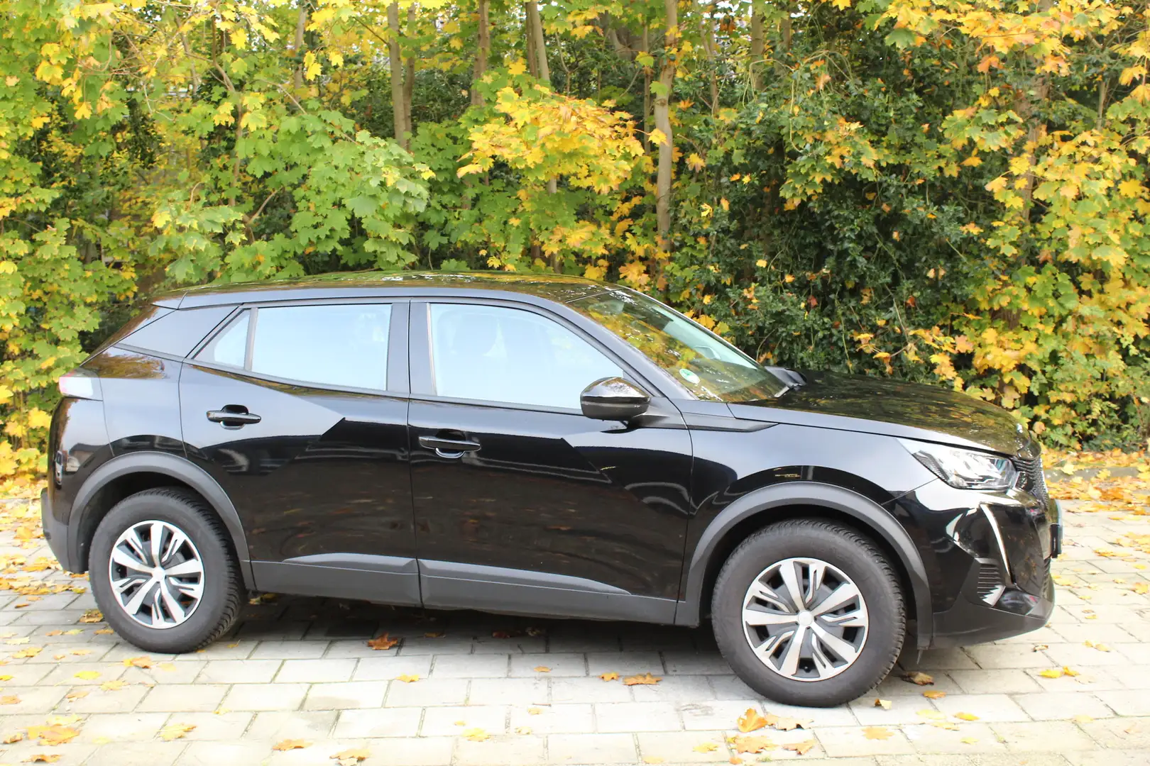 Peugeot 2008 1.2 PureTech Active navgatie D.riem is vervangen!! Schwarz - 2