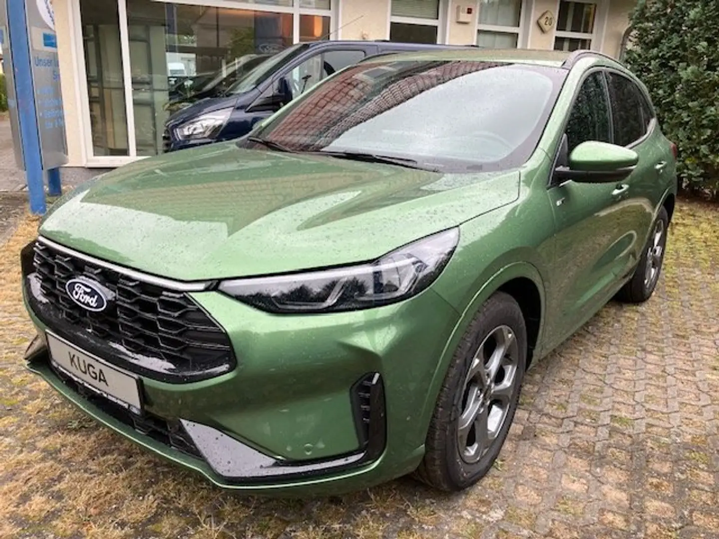 Ford Kuga ST-Line 1.5 EcoBoost 186 PS Automatik Grün - 1