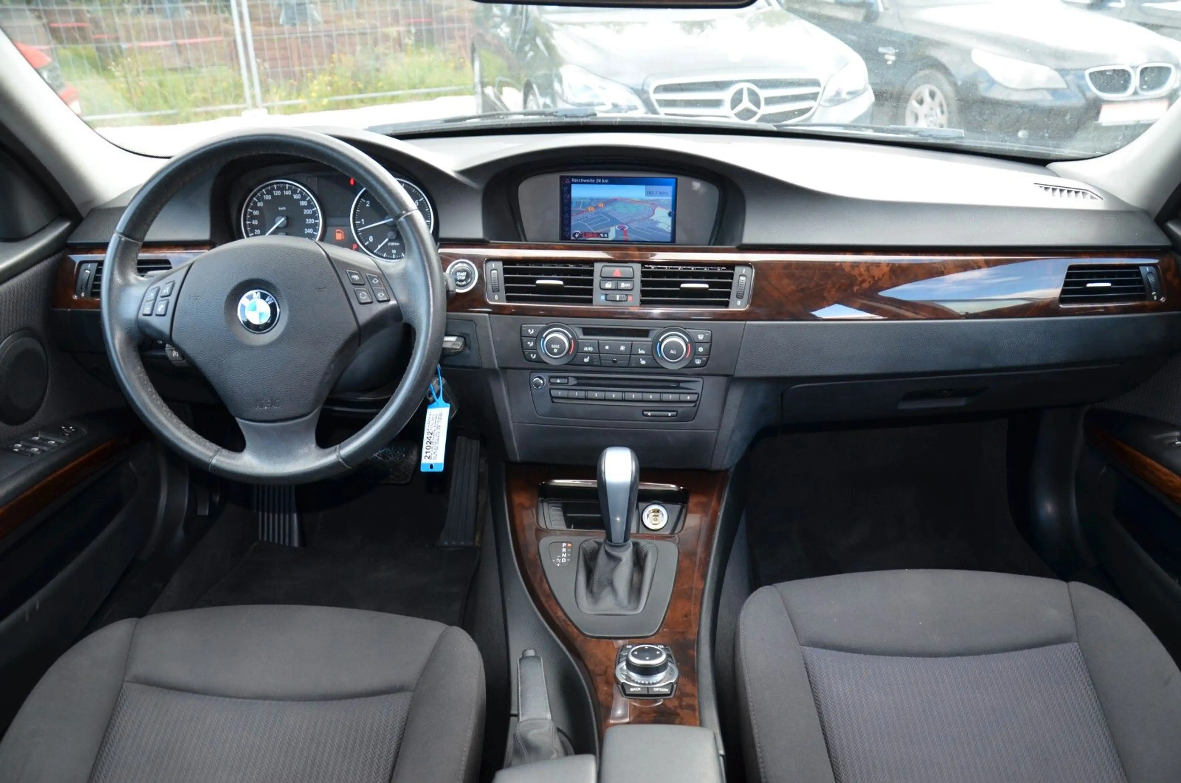 BMW 318 Touring*NAVI*XENON*TEMPO*PDC*SZH*TÜV*TOP — photo 12