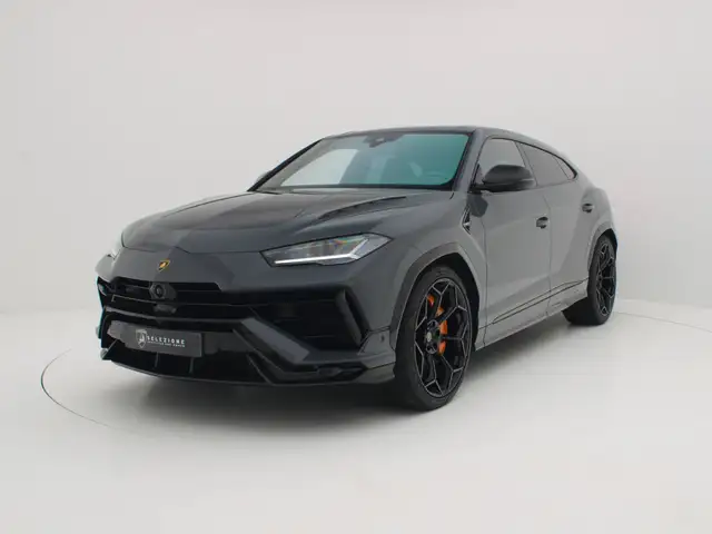 Lamborghini Urus view 15
