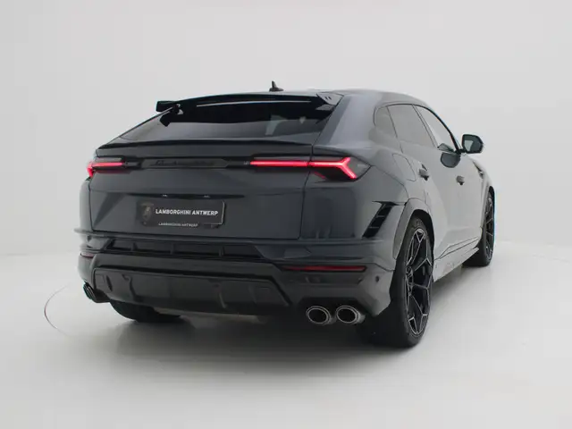 Lamborghini Urus view 12