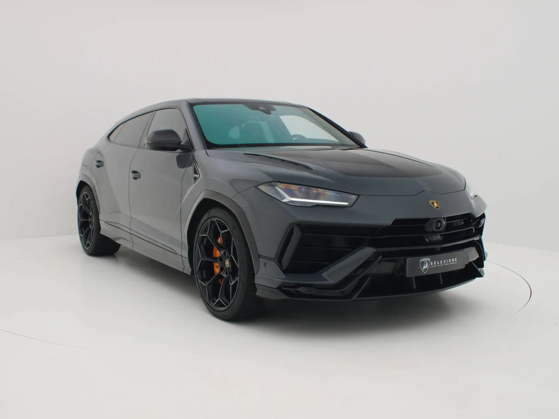 람보르기니 우루스 2024 건메탈 사진 2