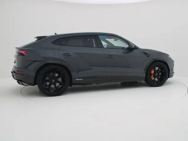 Lamborghini Urus view 13