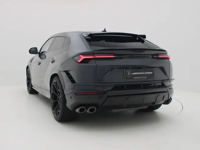 Lamborghini Urus view 11