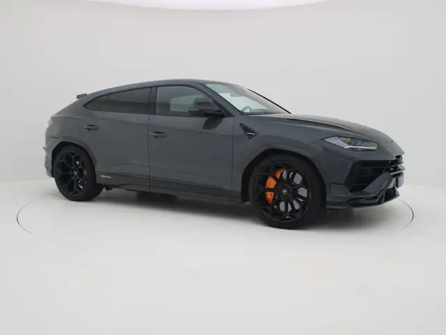 Lamborghini Urus view 14