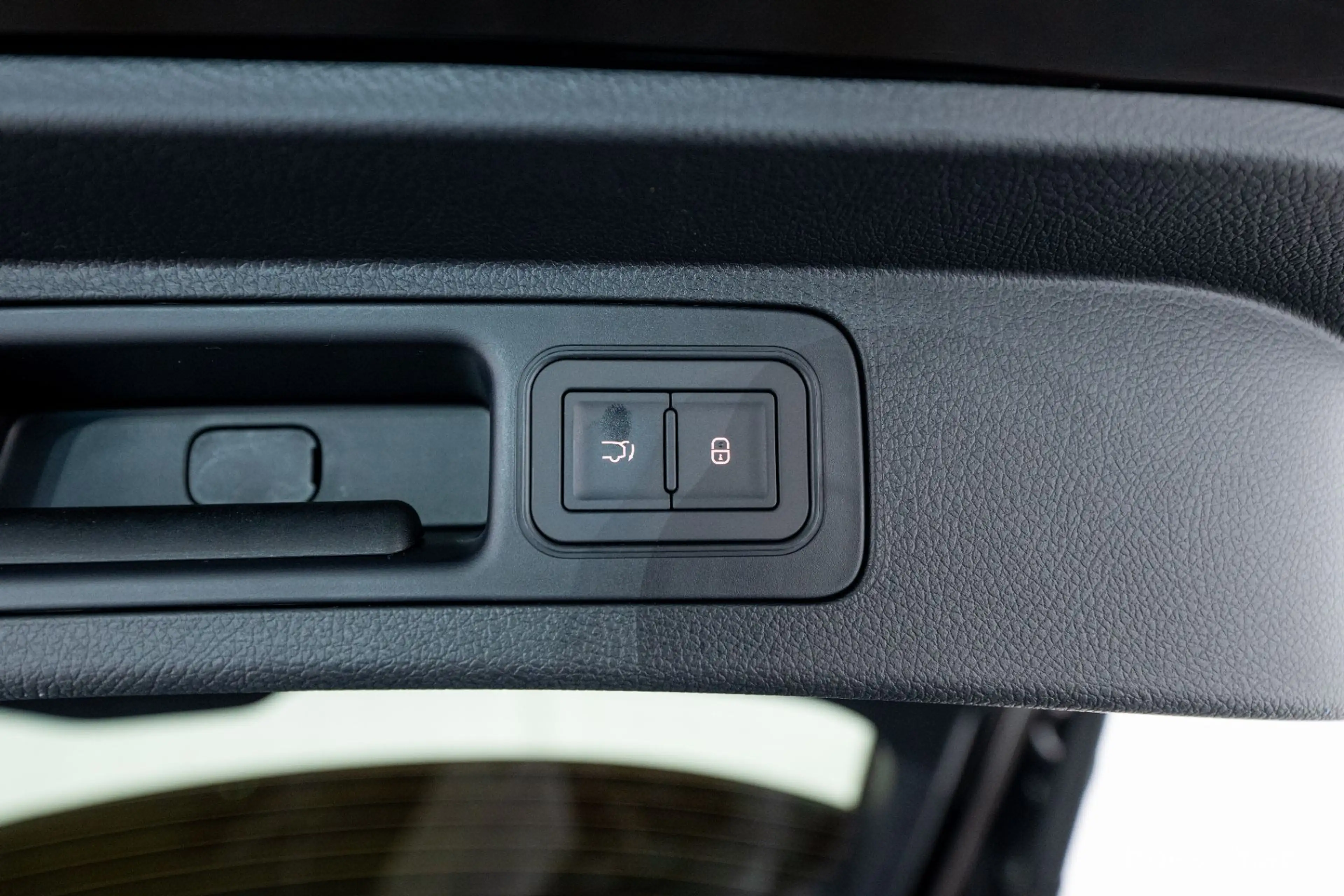 BYD Seal U DM-i COMFORT 26,6 kWh PANO LEDER TOP-ANGEBOT — photo 9
