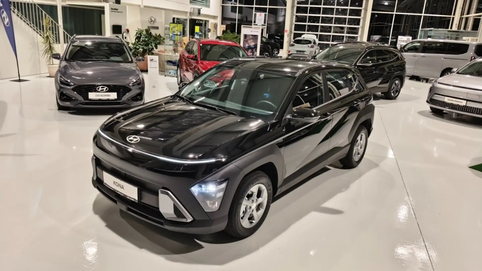 Hyundai KONA (SX2) Smart Line 1.0 TGDI 2WD k7bs1 Schwarz - 2