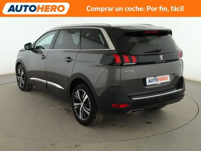 Peugeot 5008 view 4