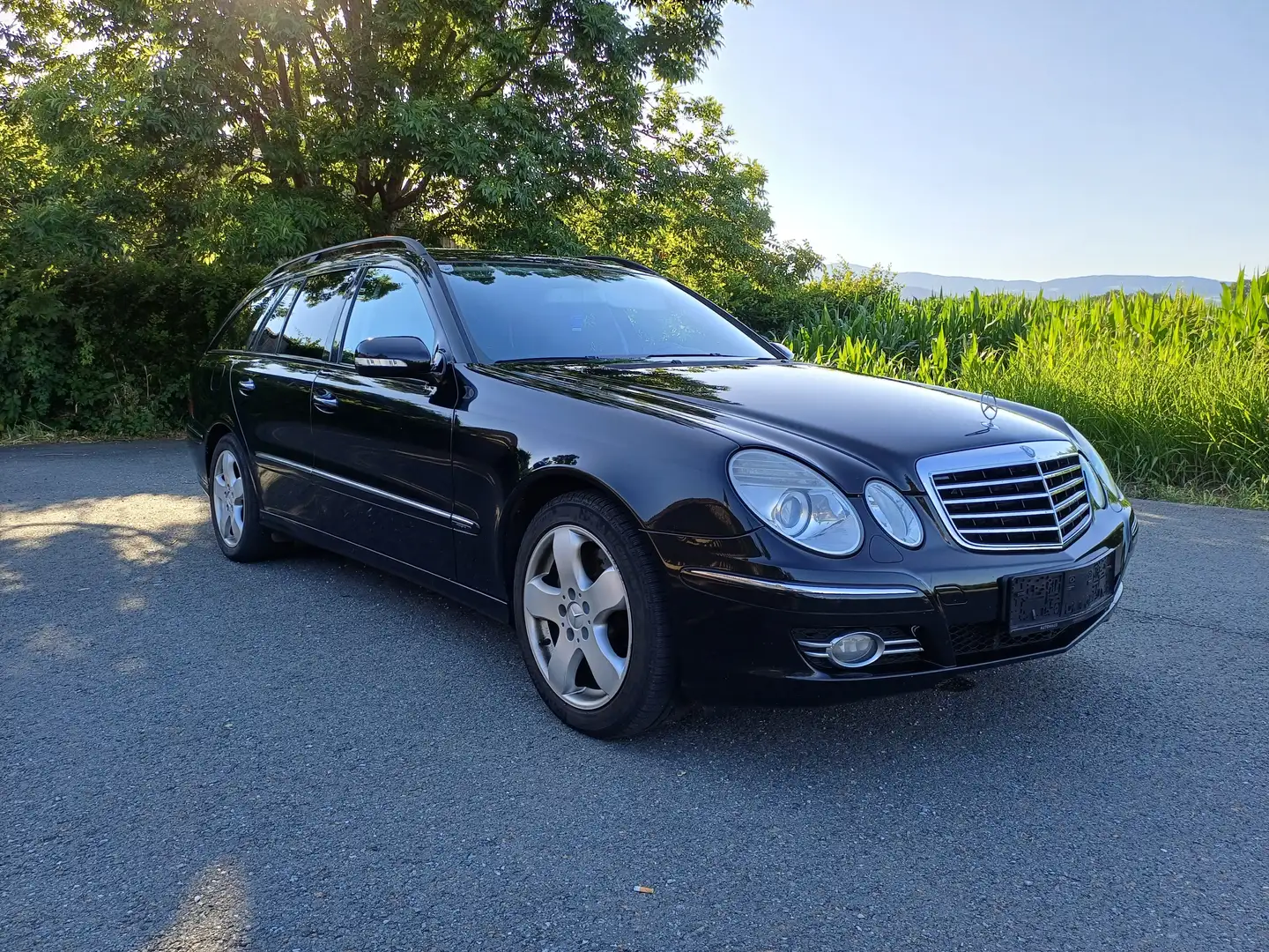 Mercedes-Benz E 220 T Avantgarde Sport CDI Aut. Noir - 1
