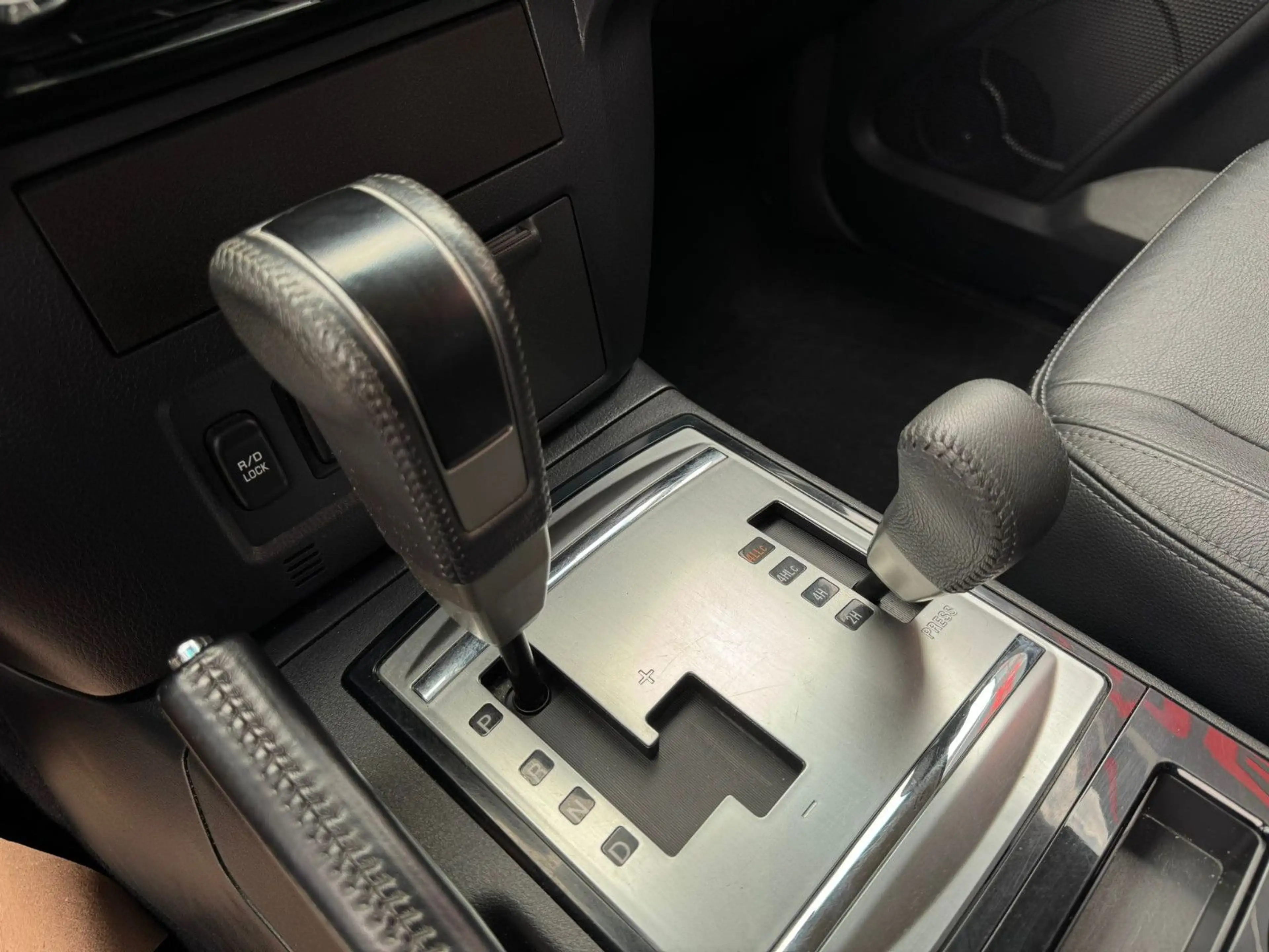 Mitsubishi Pajero 3.2 DI-D Diamant Edition ACC LEDER KAMERA — photo 3