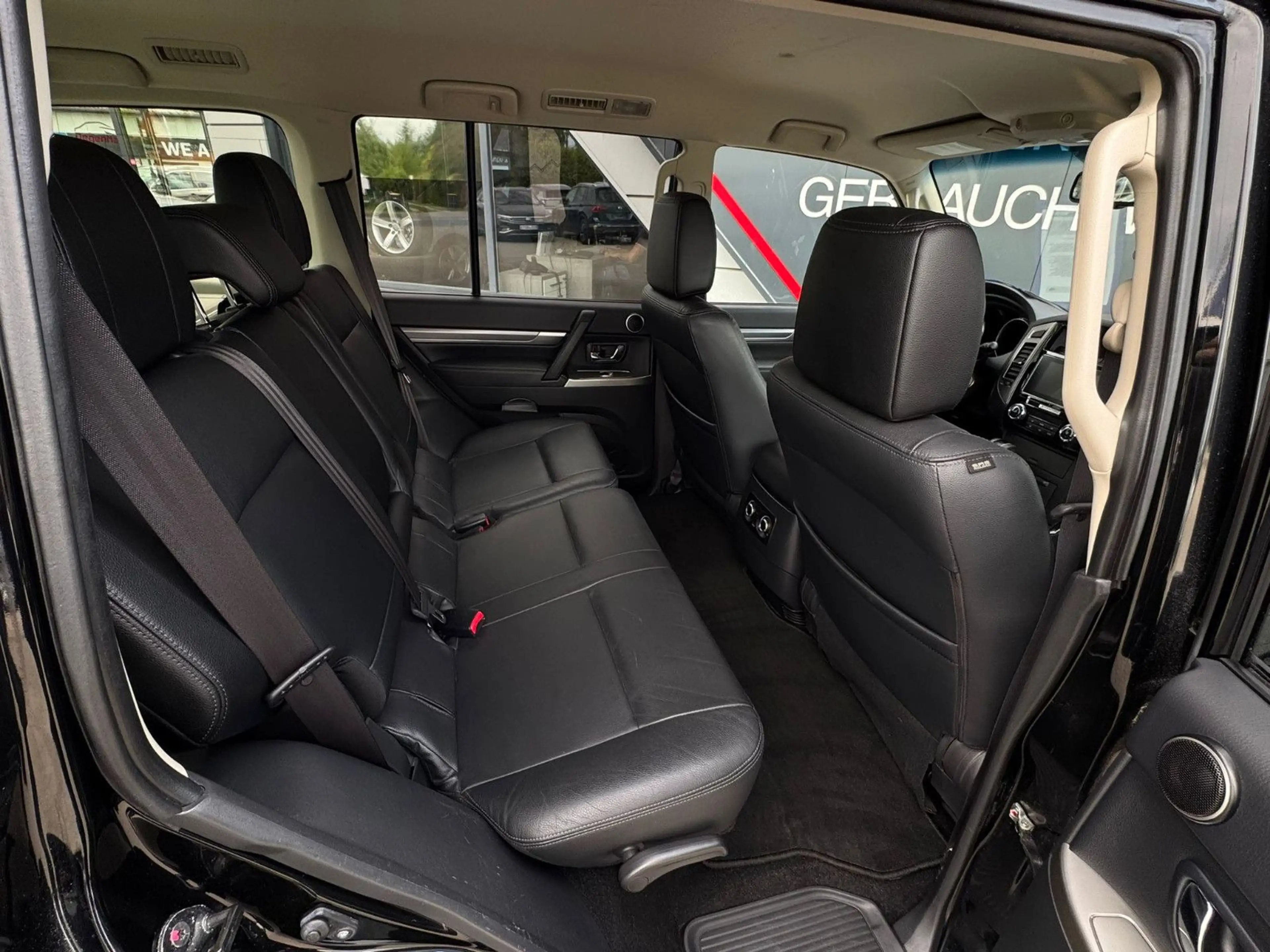 Mitsubishi Pajero 3.2 DI-D Diamant Edition ACC LEDER KAMERA — photo 10