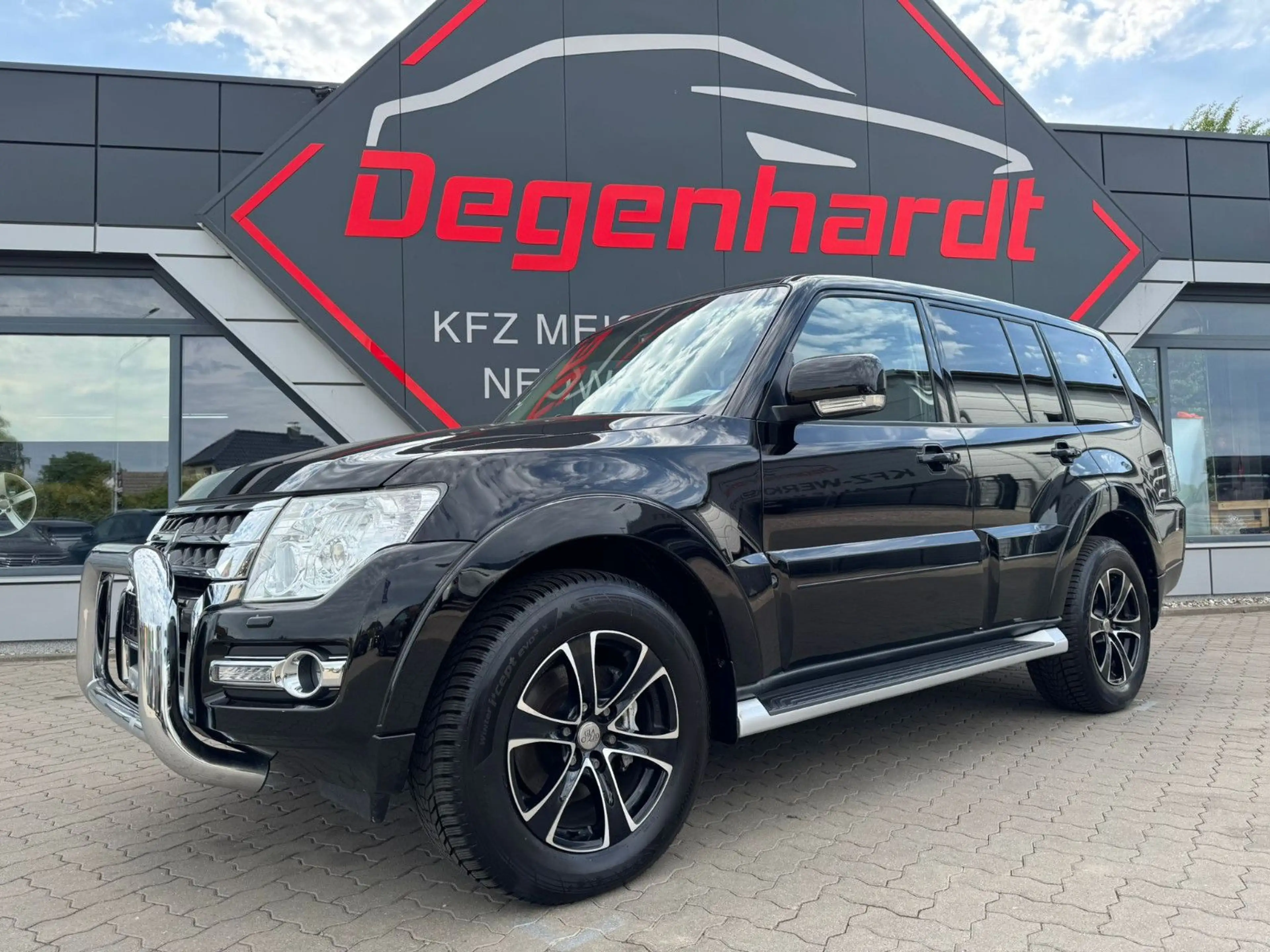 Mitsubishi Pajero 3.2 DI-D Diamant Edition ACC LEDER KAMERA
