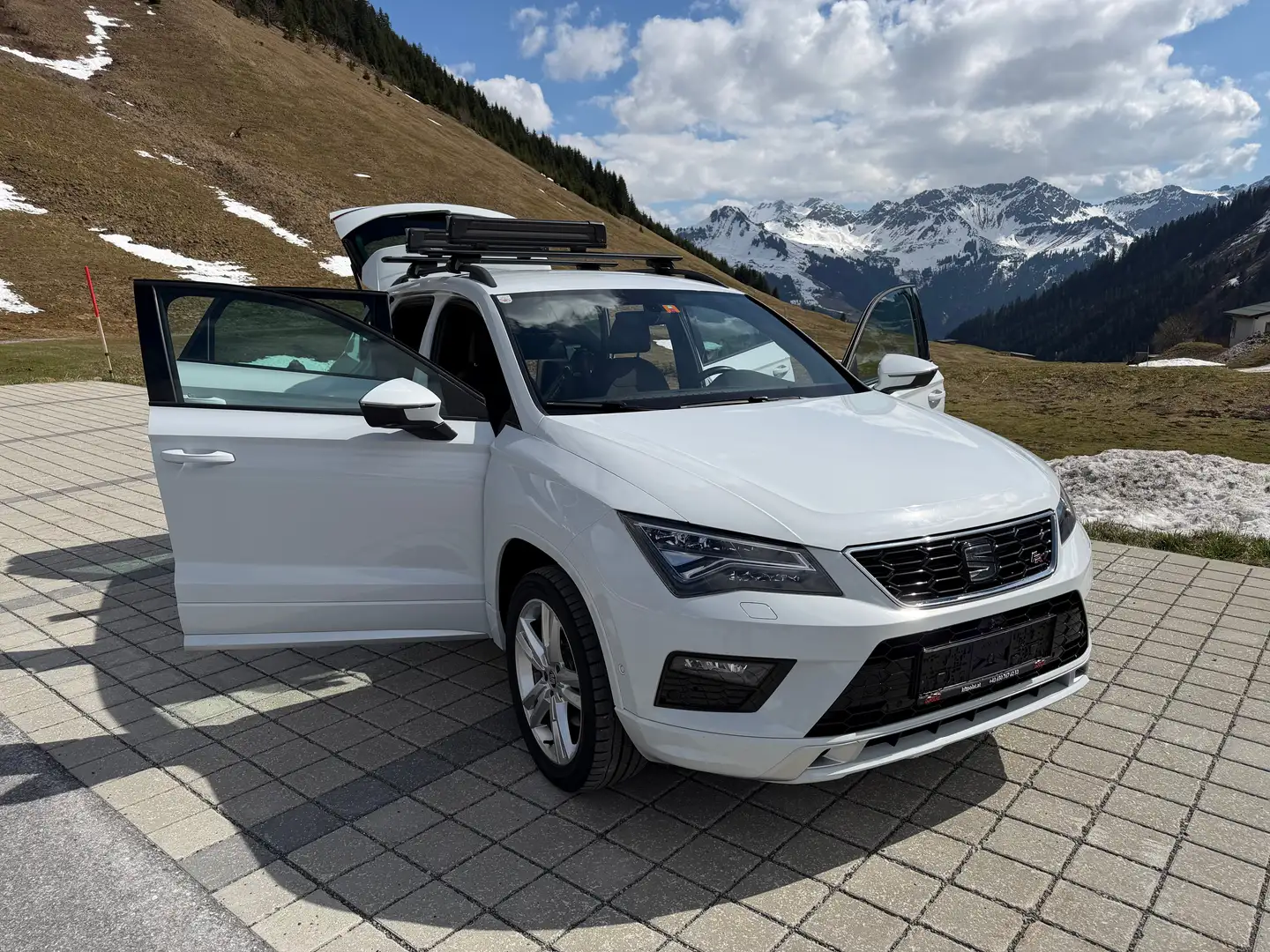 SEAT Ateca Ateca 2,0 FR 4WD TDI DSG FR Weiß - 2