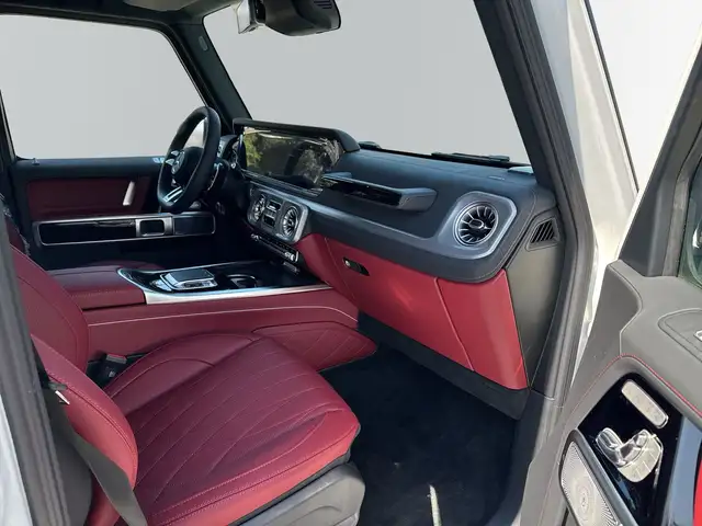 Mercedes-Benz G-Class view 9