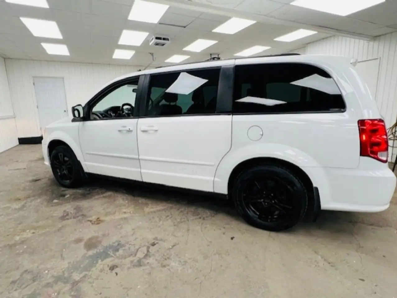 Dodge Grand Caravan снимка Dodge Grand Caravan