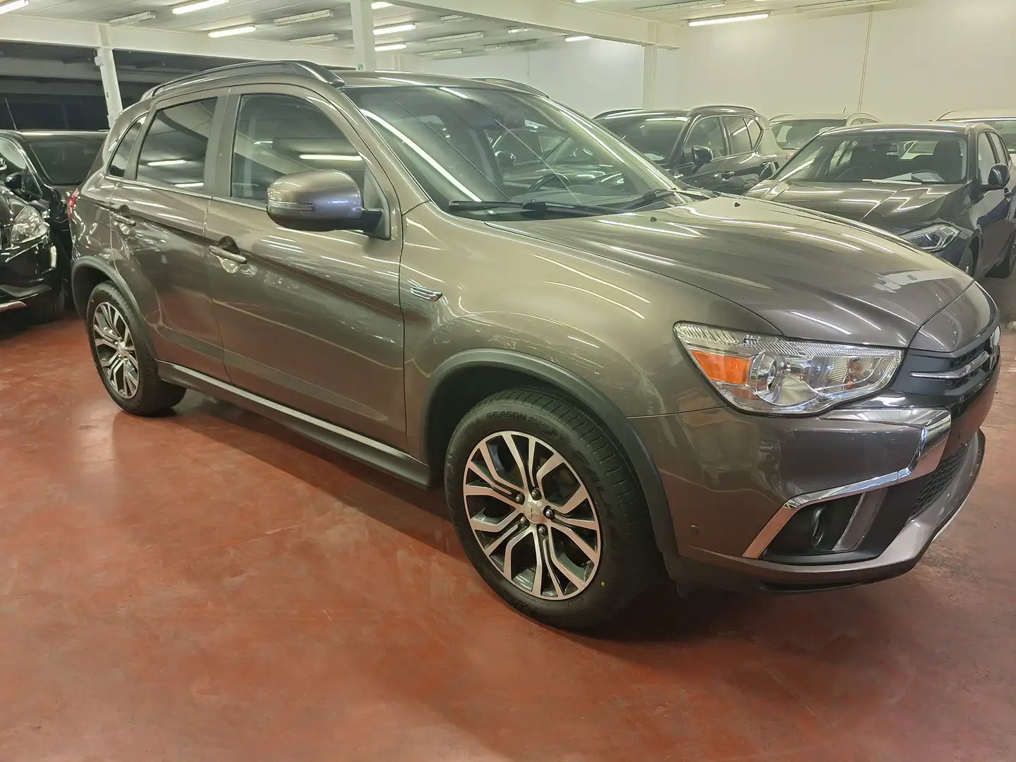 Mitsubishi ASX ASX 1.6 Di-D 4WD Diamond Edition Brun - 1