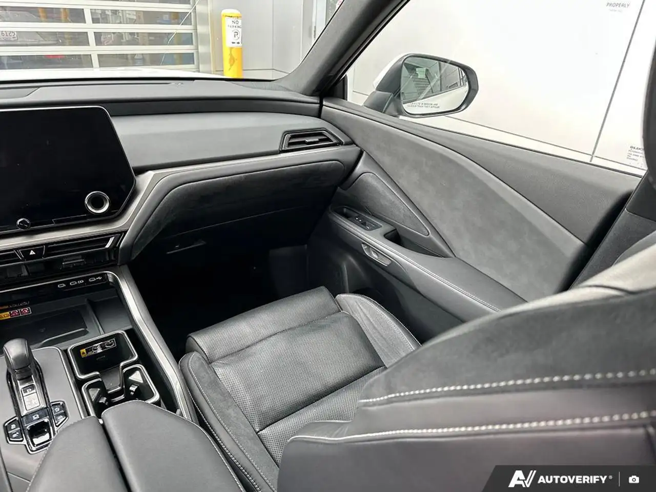 Lexus TX снимка Lexus TX