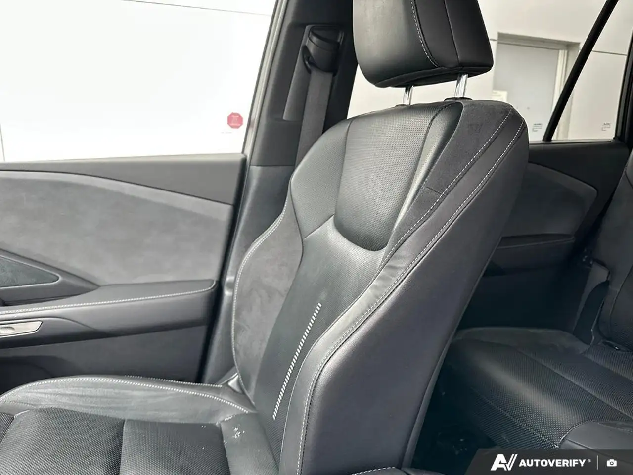 Lexus TX снимка Lexus TX