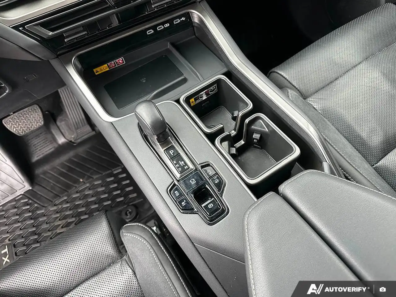 Lexus TX снимка Lexus TX
