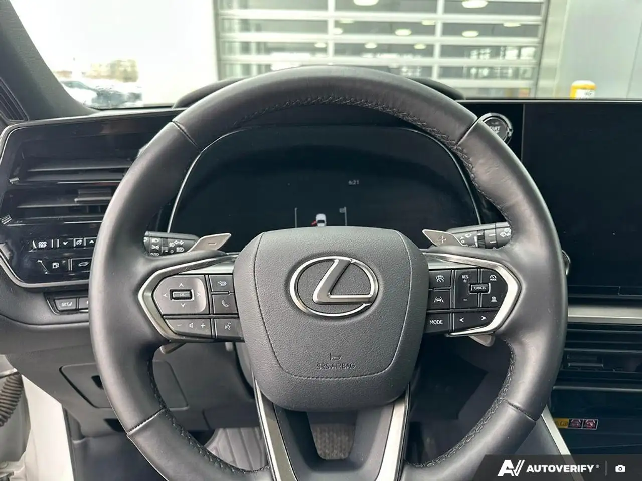 Lexus TX снимка Lexus TX