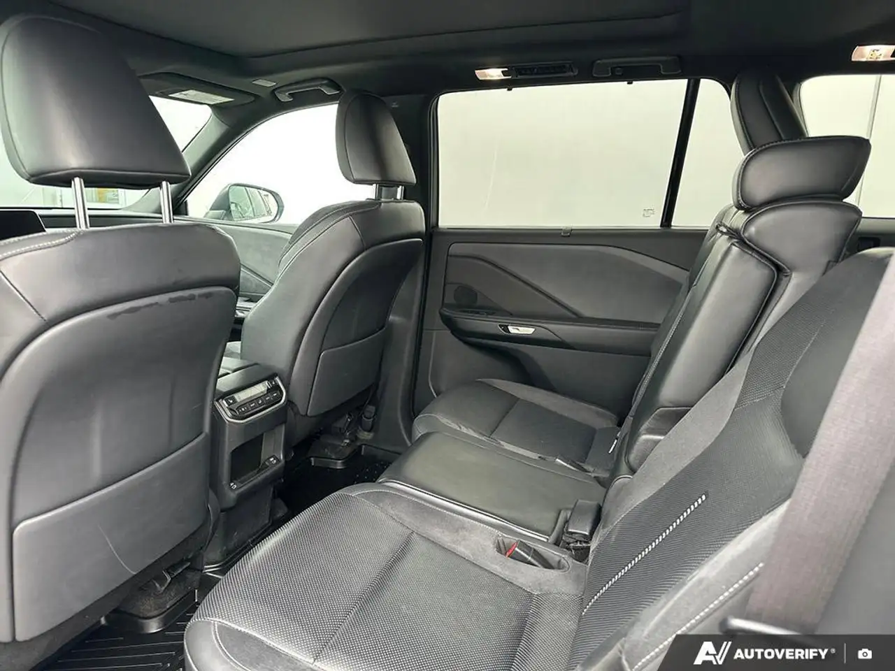 Lexus TX снимка Lexus TX
