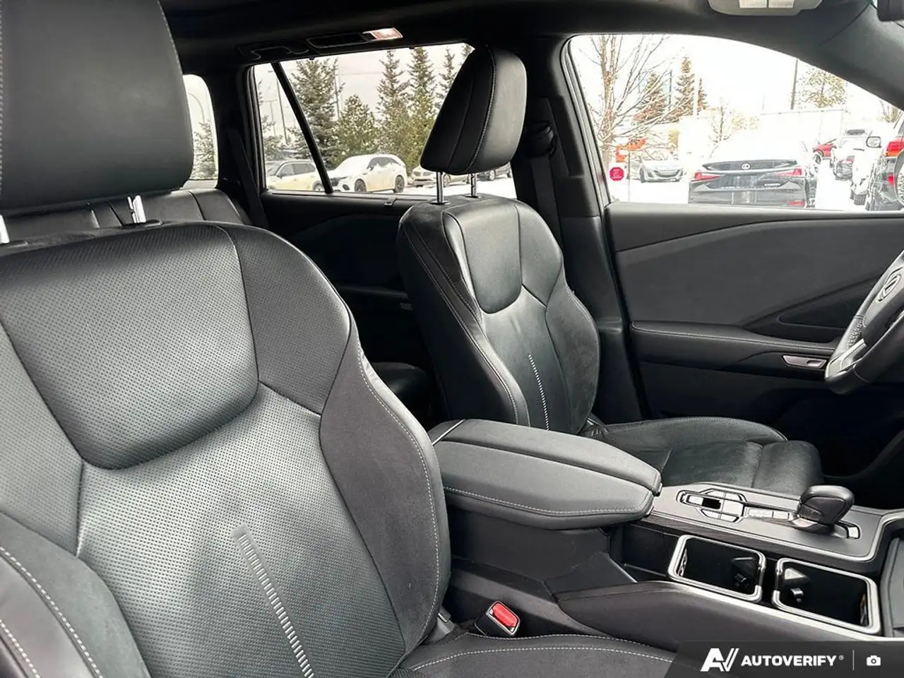 Lexus TX снимка Lexus TX