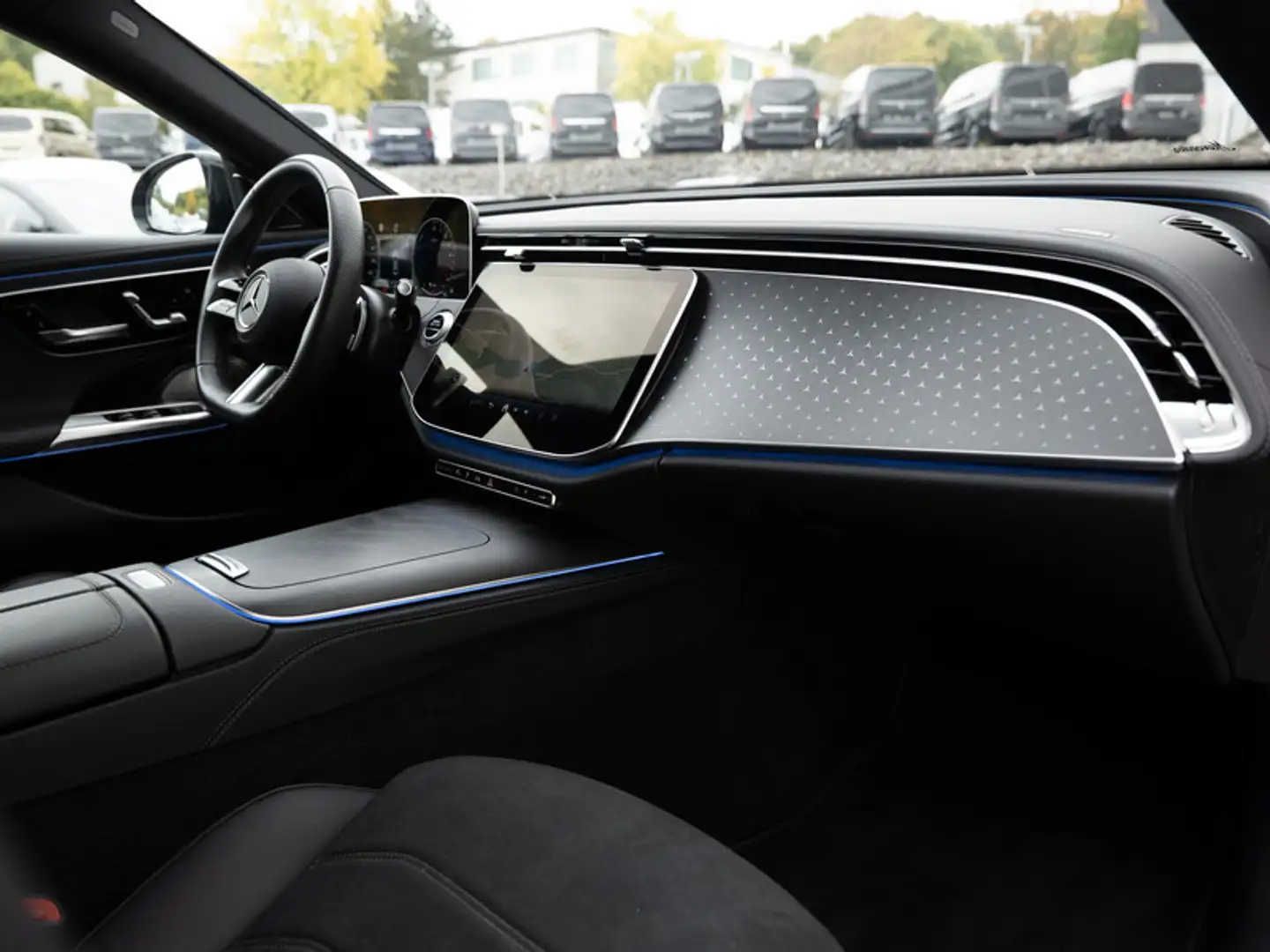 Mercedes-Benz E 300 de AMG-Sport/Technik/Burm/Night/Distr/20' Schwarz - 2