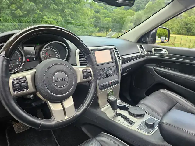 Jeep Grand Cherokee view 10